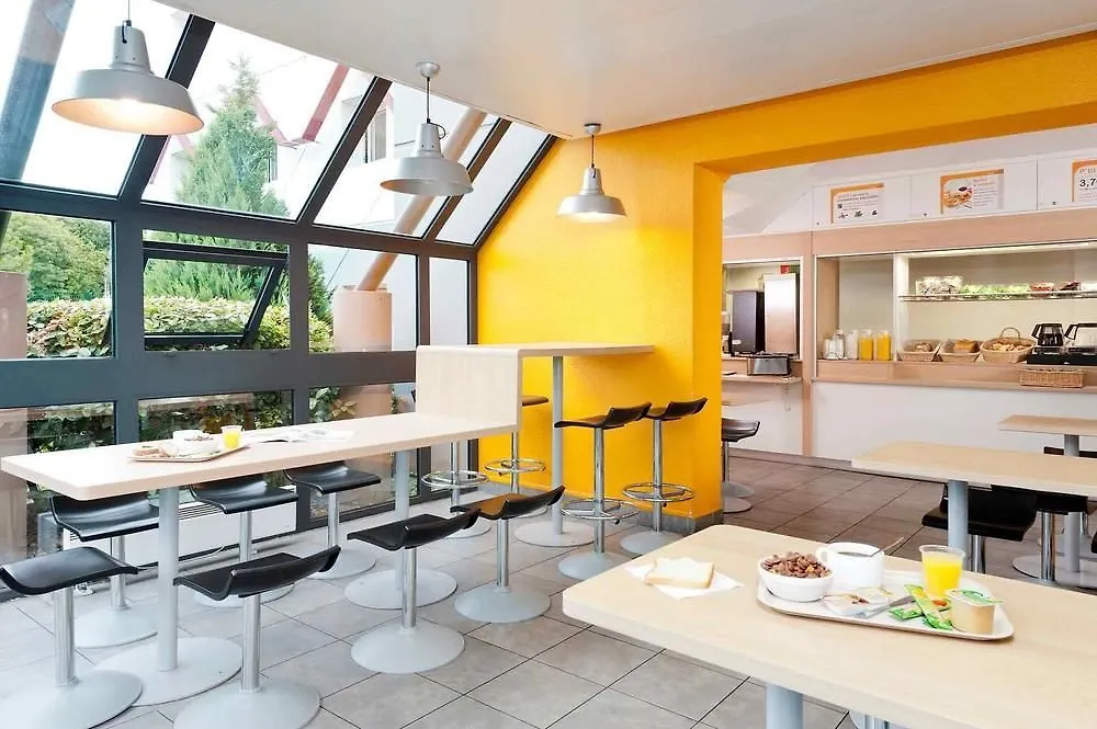 ***  F1 Quimper Hotel Francia